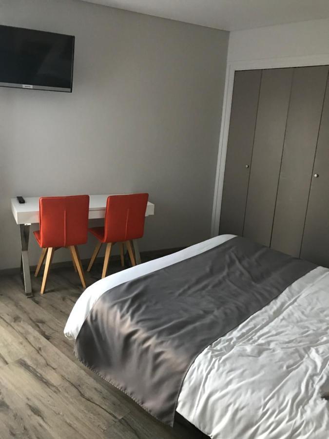 Auberge De La Paillere Lavours Eksteriør bilde
